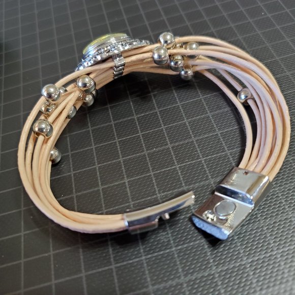 Beaded Magnetic closure multi strand 7" bracelet with unique Button Snap Charm - Picture 4 of 7